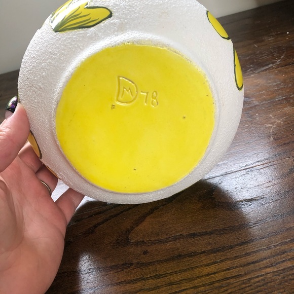 Retro hand made floral vase. - Picture 9 of 9